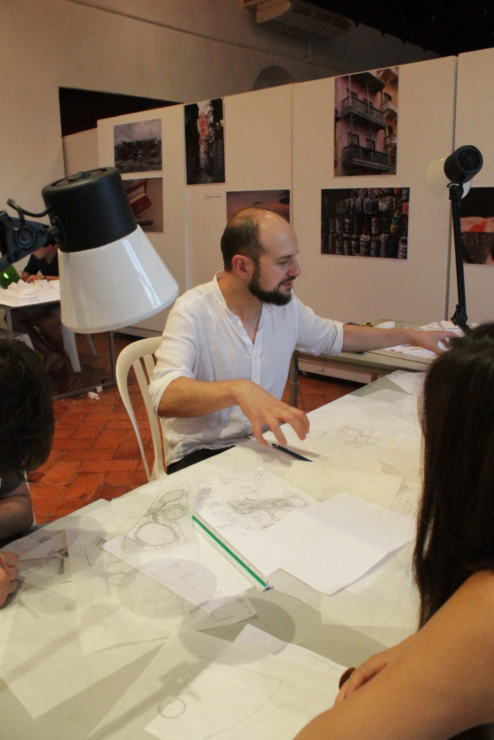 Con estudiantes del Taller Internacional de Arquitectura de Cartagena